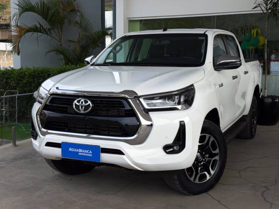TOYOTA HILUX 2.8 D-4D TURBO DIESEL CD SRV 4X4 AUTOMÁTICO TOYOTA HILUX 2.8 D-4D TURBO DIESEL CD SRV 4X4 AUTOMÁTICO